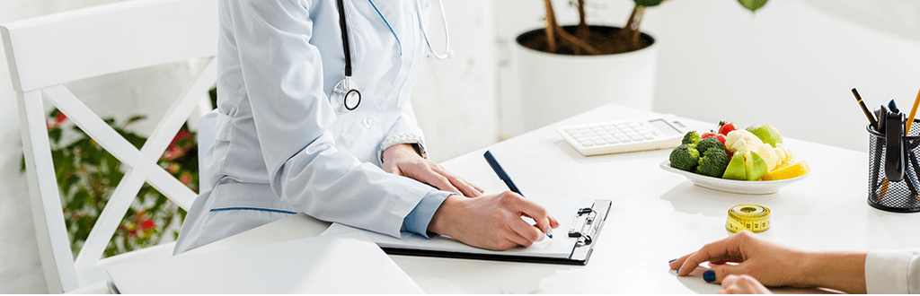 月25万円以上可能！介護スタッフ・ヘルパーの仕事