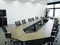 華やかな世界を支える影の主役