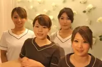 未経験から始めたスタッフが今では一人前のセラピストに。コミュニケーションがしっかりとれる環境は抜群！