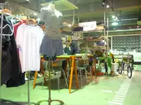 オフィスにはShowroomもあり、業界関係者と常に情報を交換し合っています。