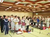 毎年、忘年会を兼ねて社員全員旅行で盛り上がります。