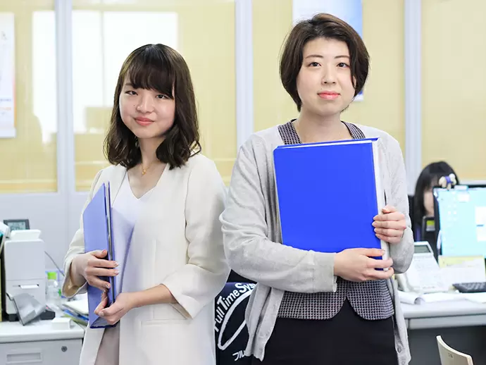 分からないことはすぐ隣にいる先輩が丁寧にサポート★