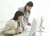 キャプランのスタッフがいる配属先も多数。ランチタイムや休憩時間、仕事帰りも楽しんでいます。