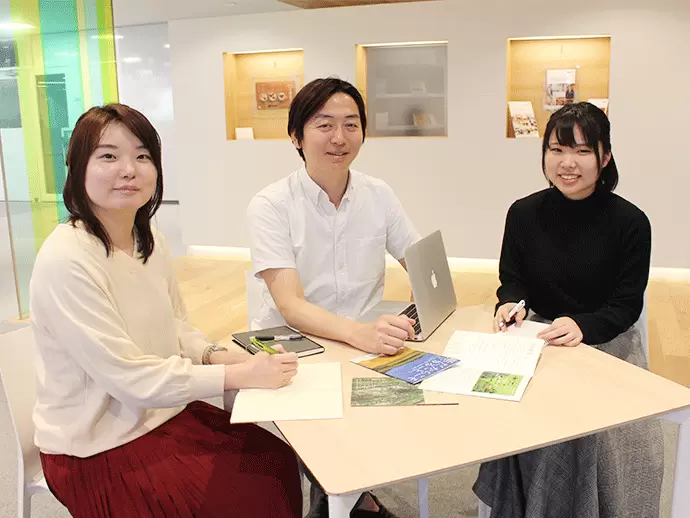 企画から制作、印刷まで全てを一貫して担う当社。「企画も手掛けたい」という方にはピッタリな環境です。