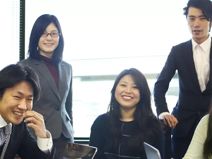 フラットな社風が私たちの自慢。コミュニケーションをとる機会も多く、とても相談しやすい雰囲気です。