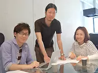 同世代の仲間がわきあいあいと活躍中！一緒に新しく、斬新なクリエイティブを追求しましょう。