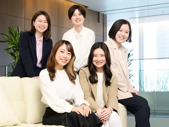 育児支援の制度も整っており、女性社員が多数活躍しています。ワークライフバランスが取れた環境です♪