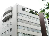 こちらのビルが目印です♪