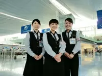 成田空港は日本の玄関です！毎日約500便の飛行機が離発着しています。
