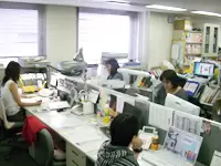 ワンフロアのオフィスなので、コミュニケーションも盛ん♪