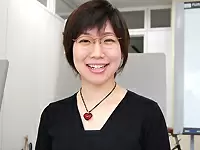 営業部門でも女性メンバーが多数活躍中！ 物件に関する意見を交換するメンバーたち。