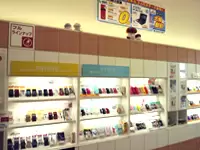 チームワークは抜群！　わからないことはすぐ先輩に確認できるアットホームな環境です。