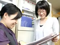 様々な年代の社員たちが和気あいあいと活躍する、アットホームさも当社の魅力です。