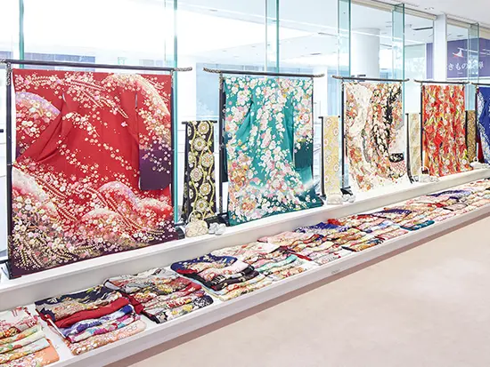 創業から50年以上の歴史を持ち、全国各地に店舗を展開する当社で、新たなキャリアを歩みませんか。