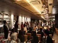 毎月必ず行っている“誕生日会”。支店の垣根を超えて交流します。