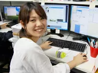 20代が中心の会社です。明るい雰囲気の中でお仕事中♪