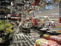 スーパーマーケットとは思えない程おしゃれな店内☆