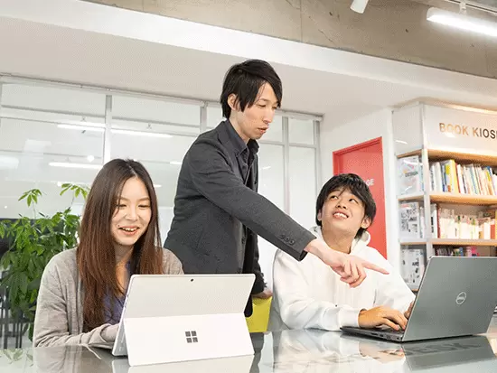 充実の教育・研修制度をご用意しているほか、社員一人ひとりを細やかにフォローしています。