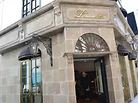 ヨーロッパをイメージさせるレトロな店構えの「Lovedrose&Co.」（表参道店）。