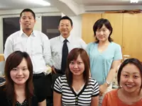 チームは全員で6名。困ったことはすぐ相談できる雰囲気ですよ。