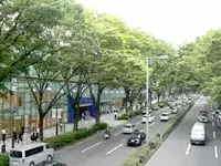 表参道から徒歩2分のおしゃれなオフィス！近くには表参道ヒルズもあり、お買い物やランチも楽しめます！