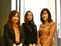 土日がお休み、産休・育休制度も充実していますので、女性が働きやすい環境です。