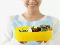 オフィスには、小さなキッチン、冷蔵庫、電子レンジも完備★お弁当持参でも温かく食べられます。