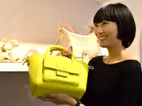 スタイリストさんの愛用者も多く、セレクトショップでの取り扱いも多数