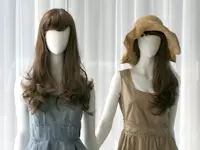 オフィスにはトレンドを取り入れたサンプル作品が多数！