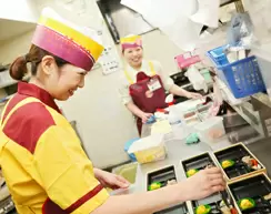 「食」を通してたくさんの笑顔に出会えるお仕事です。