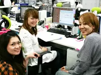 ***　幅広いブランドを手掛け、アパレル業界のプロフェッショナルを目指す　***