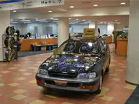 遊び心の溢れる店内！お子様にも喜んでいただけるようなグッズなども用意しておもてなしをします。