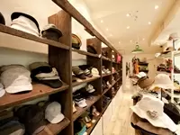 インポートからオリジナル商品まで扱っており、他にはない商品を感じて頂けると思います！