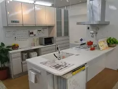 自分たちでも憧れるようなキッチンだから、お客様にも案内しやすいです。