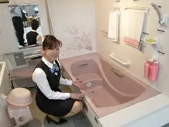 「のんびり半身浴槽」で入浴スタイルも広がります。