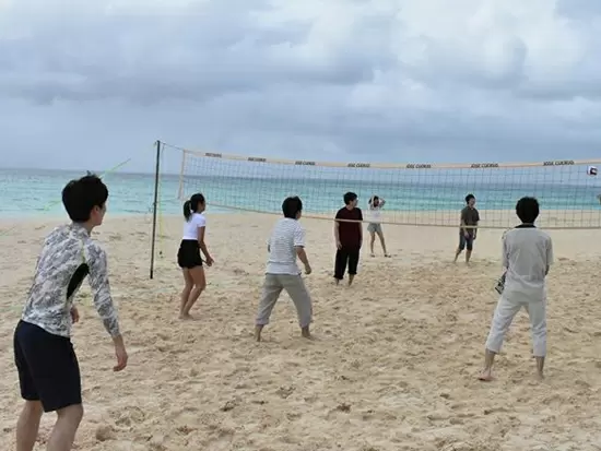 年1回の社員旅行♪今年は宮古島に行きました。みんな思い切り楽しんでします！