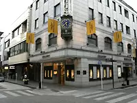 全店舗とも駅近なので通勤にも便利です！仕事帰りにショッピングやお食事も楽しめます。