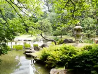 都心にありながら豊かな自然に囲まれた歴史ある神社で、感動溢れる結婚式を演出