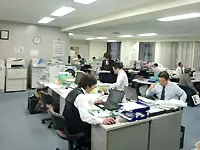 広々としたオフィス。上司は皆、父親のような温かい人ばかりなので、人間関係のストレスはゼロです。