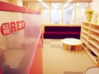 アットホームな雰囲気が自慢の自立学習RED浦和教室の内装。良い仕事をするには、働く環境も重要！