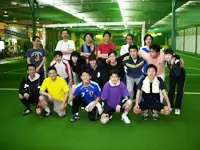 社内フットサル大会などを行い、社内外で交流を深めています。