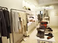 現在、各店舗のスタッフは3～4名。お客様も店舗の数も順調に増えていますので、新たな仲間を募集します。