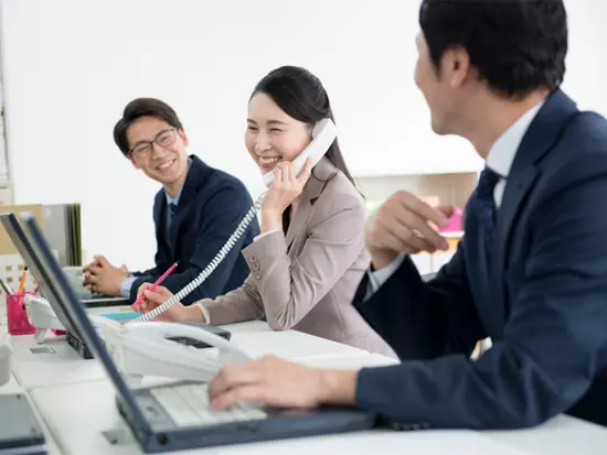 「礼儀」「挨拶」「気配り」を大切にして、 職場のメンバーとの関係をつくっていきましょう。