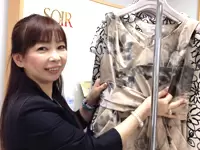 スタッフの年齢層も客層も幅広く、世代を越えて愛される服に携わりながら、長く働けます。