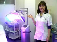 こちらがLEDを用いたフェイシャル・トリートメント機器「PHOTO CARE」です！