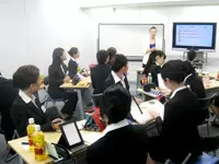 必要な知識はしっかり研修でお教えします。美容のプロとしてご活躍ください。