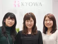 女性同士も仲が良く、フロアは笑い声が絶えません。