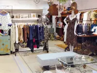 ファンタジーとリアルが融合した、愛らしい店内です。