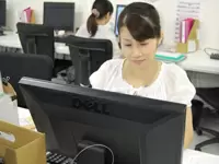 3月に移転したばかりの新しいオフィスなので、PCなど、オフィスの備品は全て新品です！