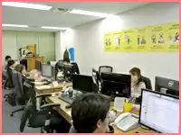 性別や社歴に関係なくさまざまなアイデアが飛び交う、風通しの良いオフィスです。
